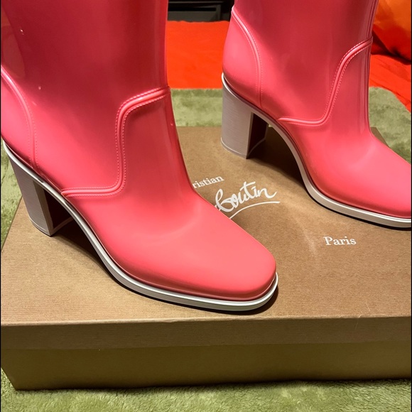 Beautiful Bubblegum pink💖 Christian Louboutins ❤️ - Picture 6 of 12